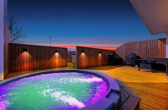 Family Friendly Retreat. HOT TUB