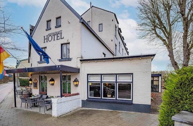 Family-Friendly Room in Relaxed Setting Near Roman Catacombs