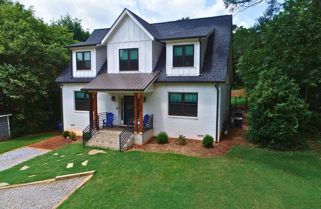 Family Friendly w/4 Kings! Football Parking included! Near UGA & Downtown Athens