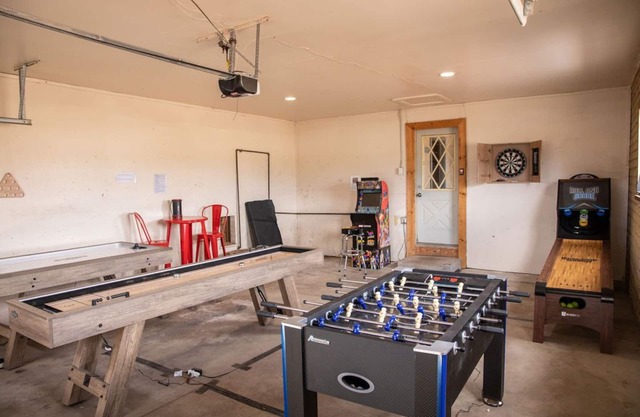 family getaway with hot tub and game room on 2 acres