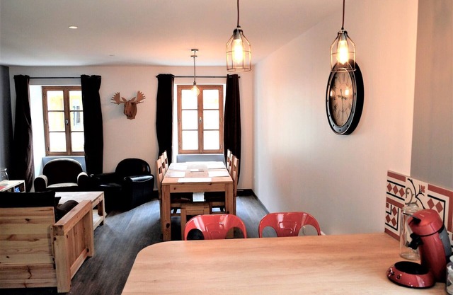 Family gite in the mountains (75m2). In the heart of the village and at the foot of the slopes, Jura