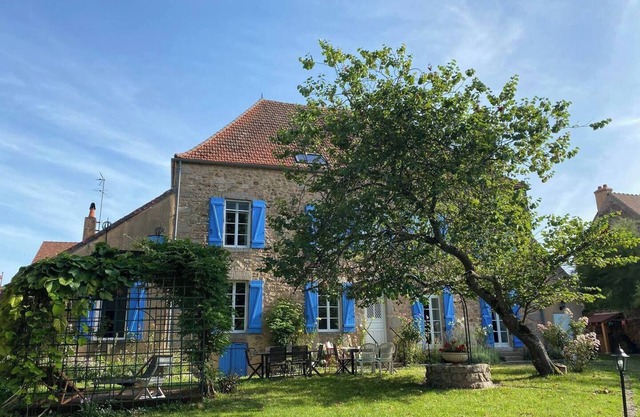 Family home in Rouvray (21) in northern Burgundy, 35 minutes from Vézelay.