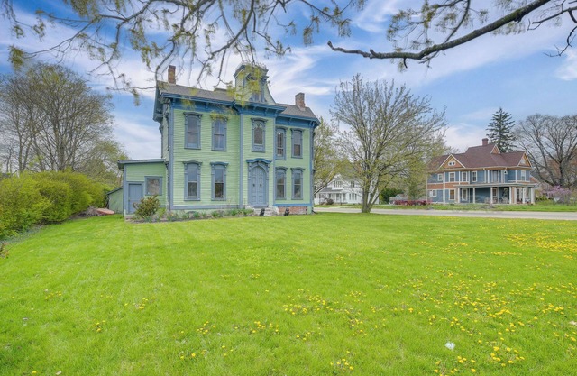 Family Home Near Franklin Historic District