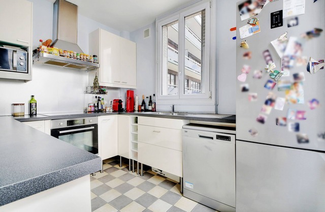 Family home with garden near Clichy metro station