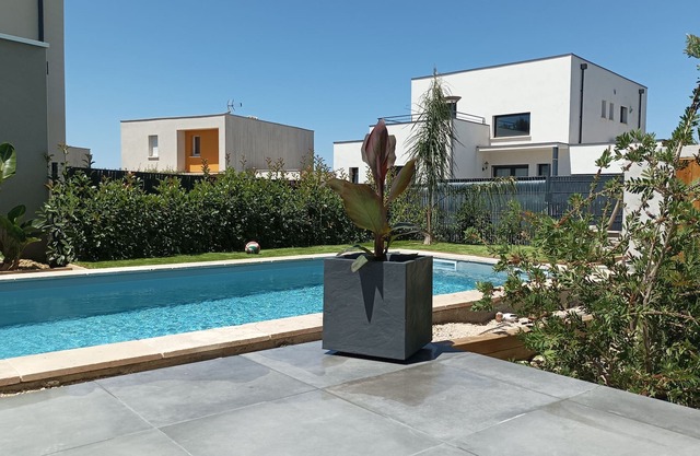 Family home with swimming pool, vacation spirit