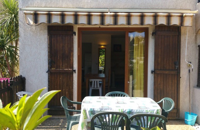 Family House 3 rooms Swimming pool Parking WIFI 2 kms Sea Villeneuve Loubet