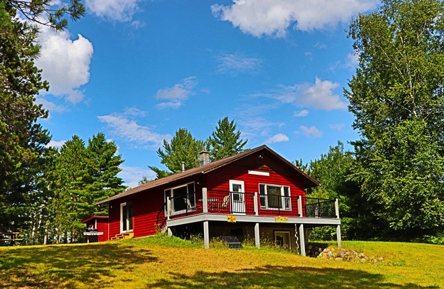 Family lodge on private lake to enjoy fishing, hiking, nature and much more!