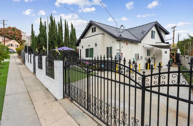 Family/pet friendly home near Hollywood & Pasadena