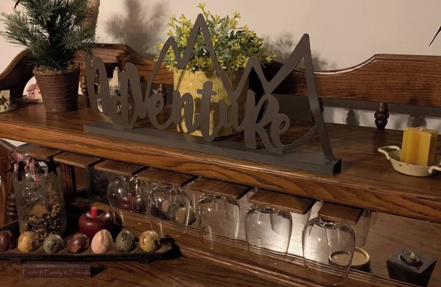 Family retreat! Comfortable Country Farmhouse 5 minutes south of Sparta.