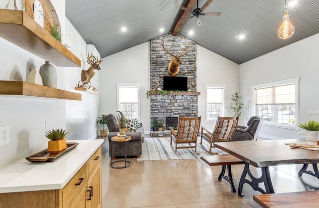 Family Retreat w/Fire Pit & Yard in Mineral City