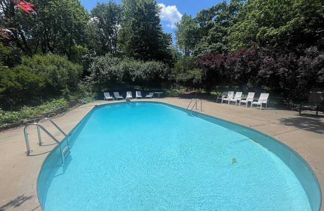 Family Retreat with HUGE in ground pool!