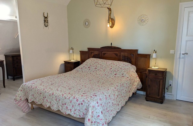 Family room with Wi-Fi, breakfast, and shared area