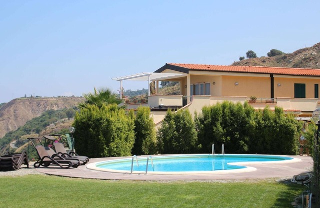 Family Sea-View Retreat