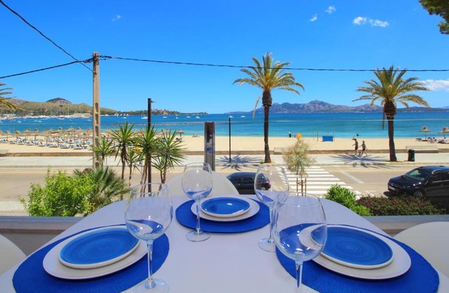 FAMILY SEAFRONT APT FANTASTIC SEAVIEW
