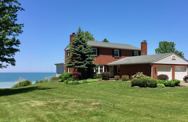 Family Summers, Big Lake Front House on Lake Erien