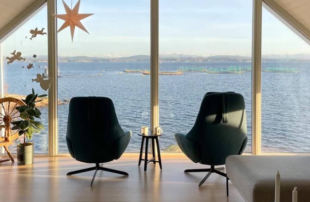 Fantastic home by the sea, beautiful views!