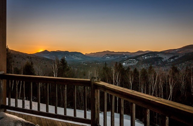 Fantastic mountain views, sleeps 8, perfect for 1 or 2 families