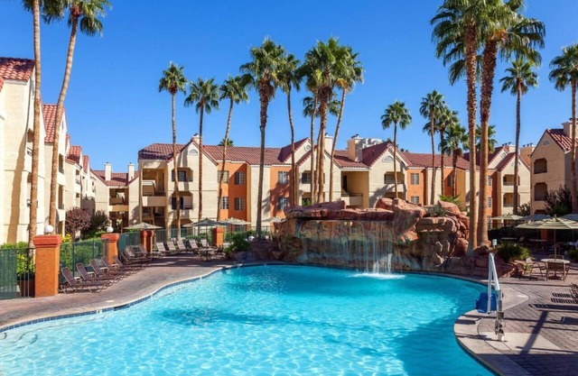 Fantastic Resort in Las Vegas 1BD + 1BA/Pool + Kitchen