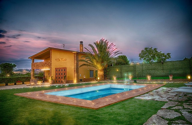 Fantastic Villa with Pool, Wi-Fi, Air Conditioning & Home Theater; Pets Allowed
