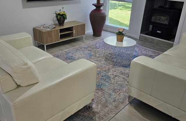 Farm cottage in 2.3 acres. Fully renovated for your comfort.