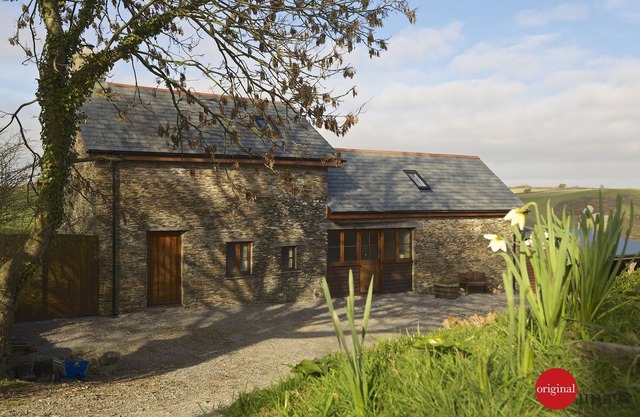 Farm holiday cottage near Totnes, peaceful with beautiful views