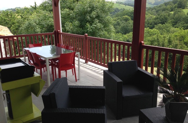 farm house at the foot of the mountains and 1 kilometer from Espelette center