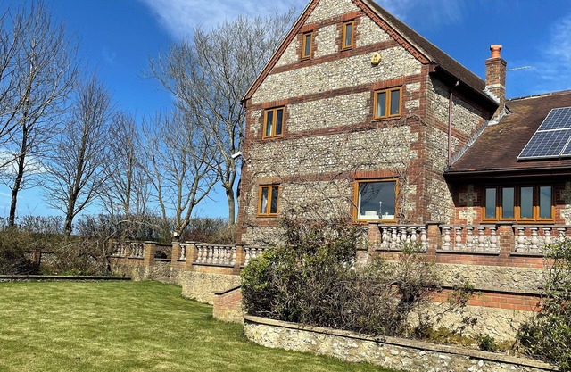 Farm House in stunning Dorset countryside with Hardy views