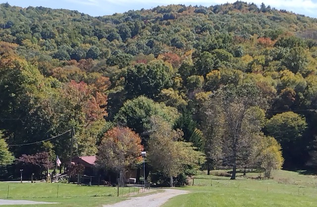 Farm house, near Mt. Rogers, State Parks, Hiking, fishing, horse riding, tubing.