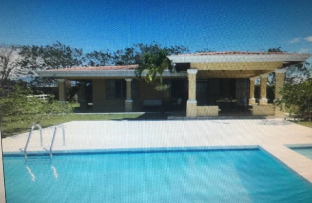FARM IN THE CITY, HOUSE AND POOL 0.75 ACRES