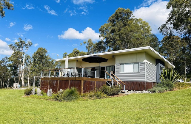 Farm retreat- scenic Mid Coast Council area, close to Myall Lakes, Pet Friendly!