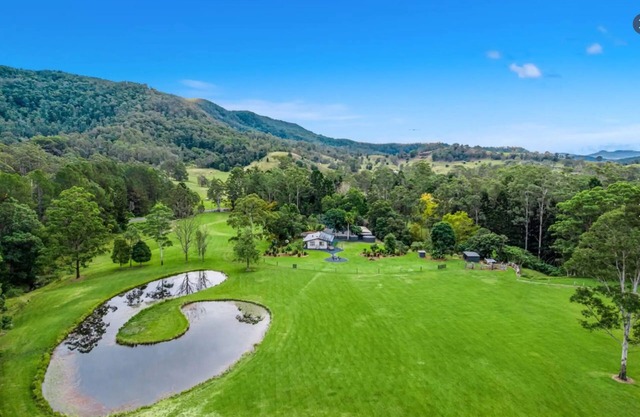 Farm-stay +16 acres + Mineral Pool; 1 hr to Byron Bay, 30 to Nimbin & Lismore.