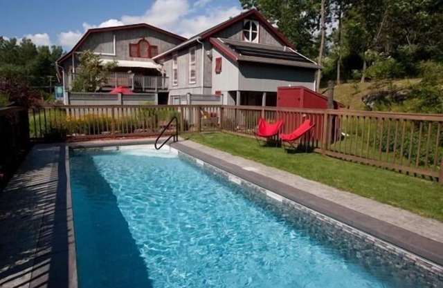 FARM-TO-TABLE eating, good hot tub soak, S'mores around fire pit, seasonal POOL!