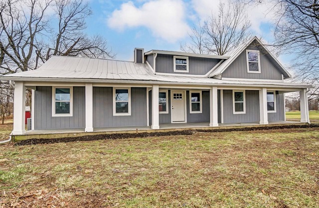 Farm61-Spacious &Peaceful Charm