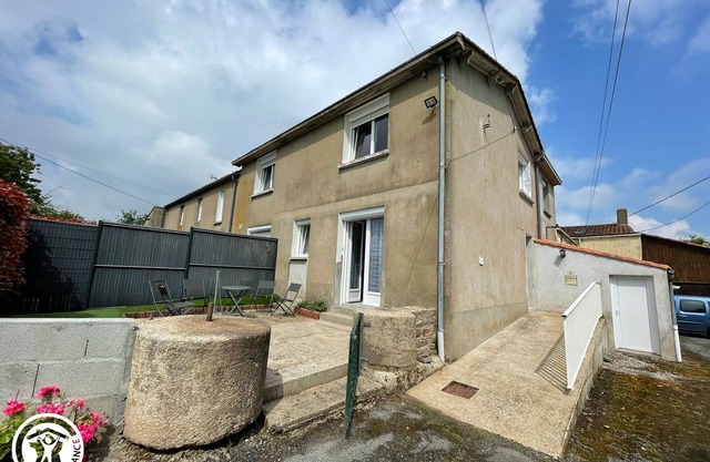 Farmhouse Stay Near Puy du Fou: Relaxing Rural Retreat with Terrace and Modern Amenities