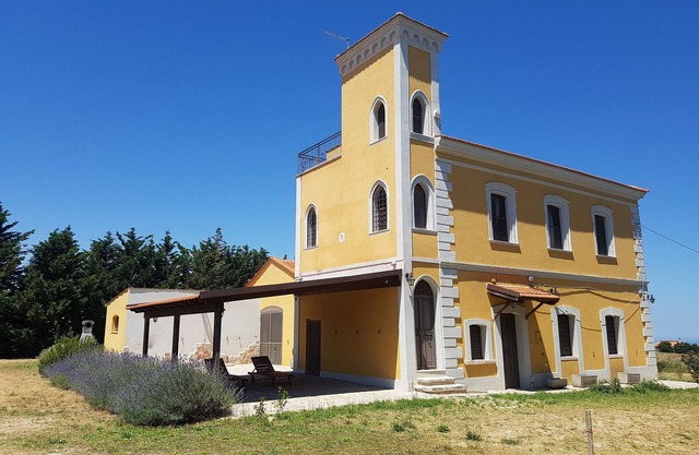 farmhouse in a hilly position a stone's throw from the sea
