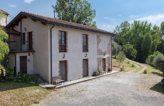 Farmhouse in Aulla with Private Pool