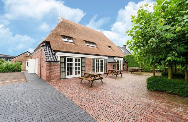Farmhouse in Friesland near Lakes