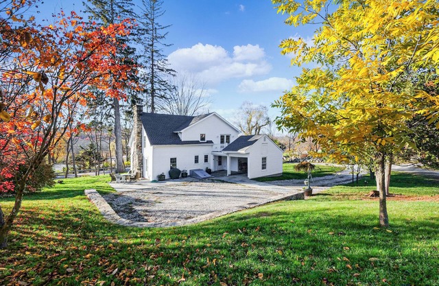 Farmhouse & Private yard in Patterson NY