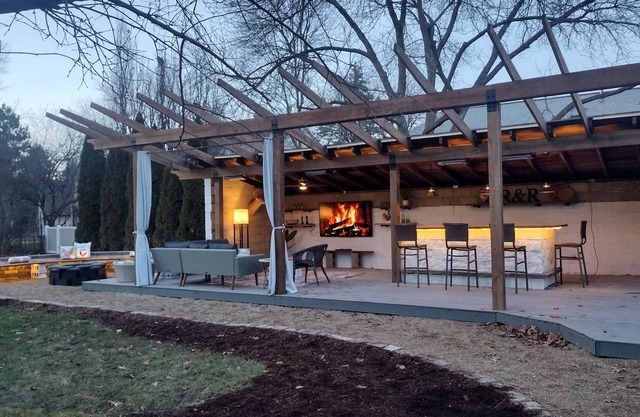 Farmhouse retreat near ISU