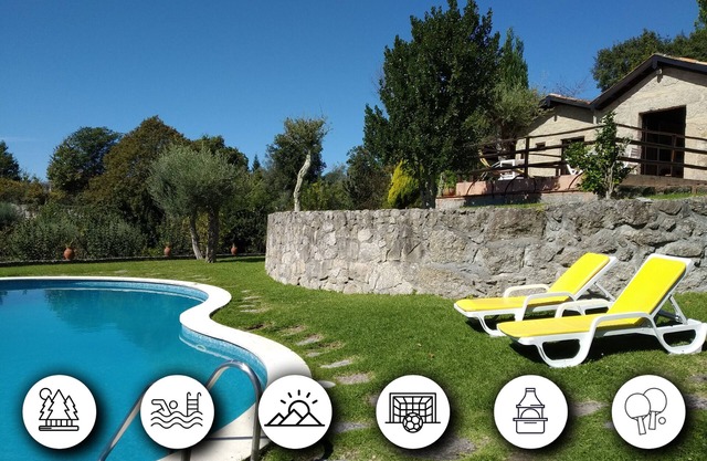 Farmhouse with pool and grill in a quiet area. Halfway to Braga and Geres