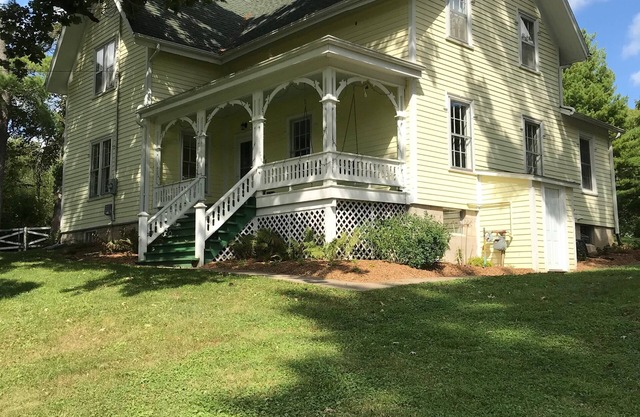 Farmhouse Within City Limits & Close to Luther College