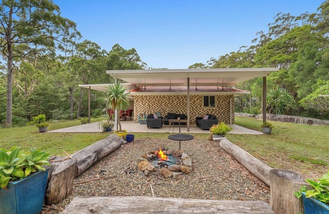 Farmstay near Evans Head and beach - entire house with fire pit and games room