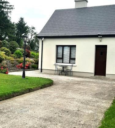 Farnaught Farmhouse Apartment, Lough Rynn, Mohill