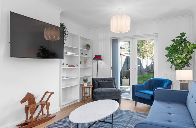 Fast Wi-Fi | Modern Amenities | IPTV | Alexa | Sleeps 8