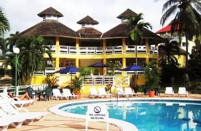 Feel like royalty at an exquisite one bedroom apt #15 at Mystic Ridge Resort JA