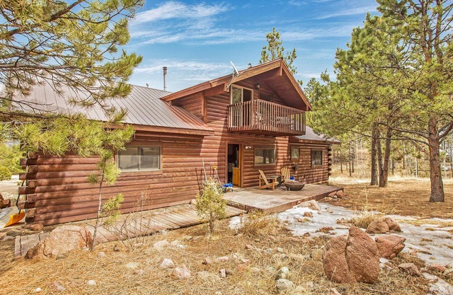 Feels Like Home Cozy Cabin On 40 Acres