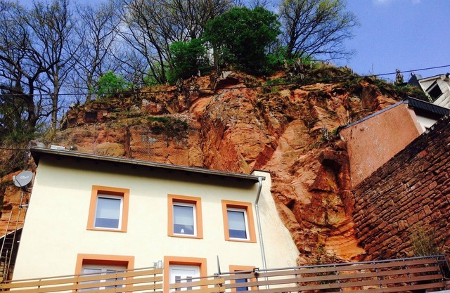 FELSENHAUS with view over Trier - living in the rock
