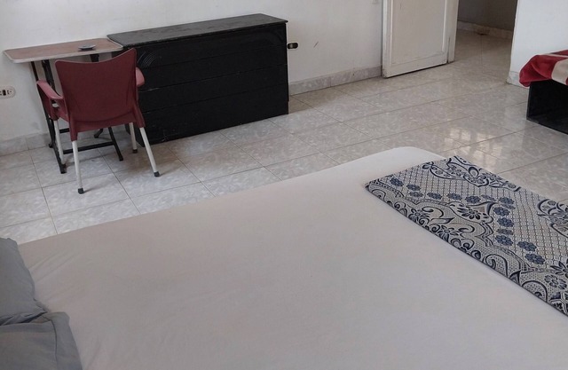 Female onlynSuperb 6-bedroom apartment in Cairo Governorate with WiFi, AC