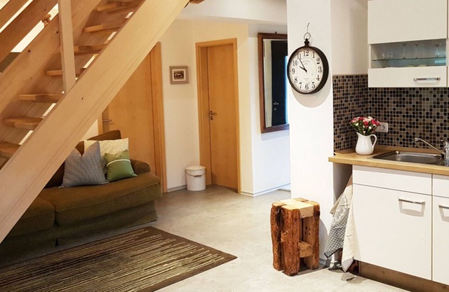 Ferienwohnung Steinbock, 3 bis 6 Personen, 98 qm, 3 Schlafzimmer, Balkon, separater Eingang