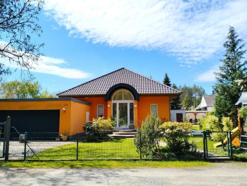 Ferienwohnung Am Waldesrand - Garten, Terrasse, Grill, Luftkühler, Massagesessel, Kinderspielecke, Spielekonsole